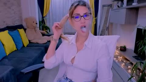 Madye Roberts online show from January 17, 11:19 pm