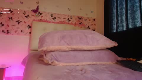 madysson__js_ online show from January 5, 5:27 pm