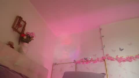 Snapshot of madysson__js_ chatting on June 19, 2:21 pm madysson__js_ online show from June 19, 2:21 pm