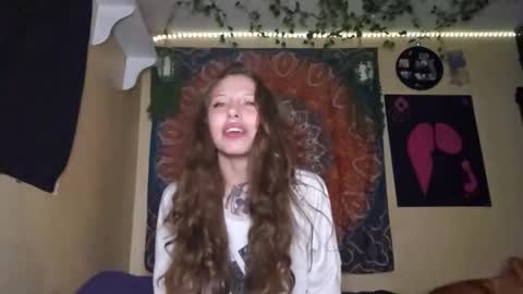 Snapshot of maevedotexe chatting on November 16, 8:14 pm maevedotexe online show from November 16, 8:14 pm