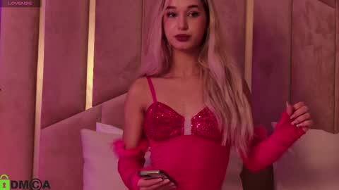 M. online show from November 14, 7:23 pm