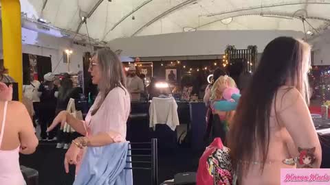 Meaves online show from February 7, 10:57 pm