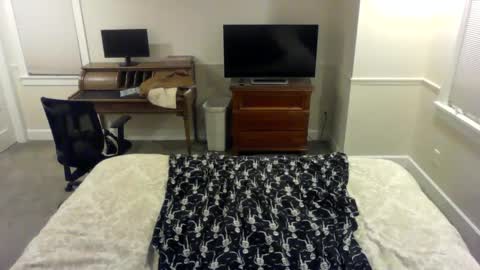 Snapshot of maevesins chatting on January 17, 9:17 am Maeve Sins online show from January 17, 9:17 am