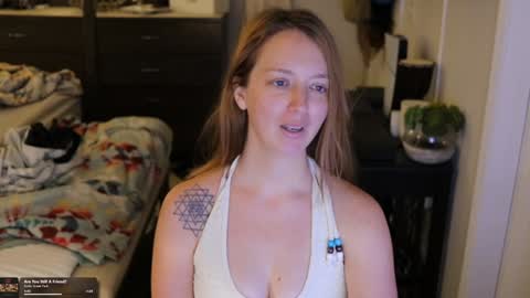 Mae online show from February 11, 4:01 pm