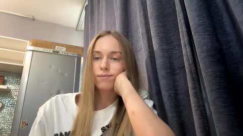 Sara online show from February 19, 6:42 am