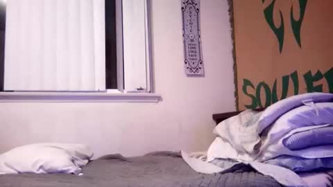 Snapshot of magdalena_805 chatting on February 24, 3:12 am magdalena_805 online show from February 24, 3:12 am