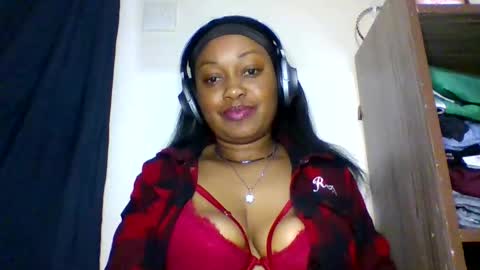 Snapshot of magdalinemus chatting on April 5, 12:19 am magdalinemus online show from April 5, 12:19 am