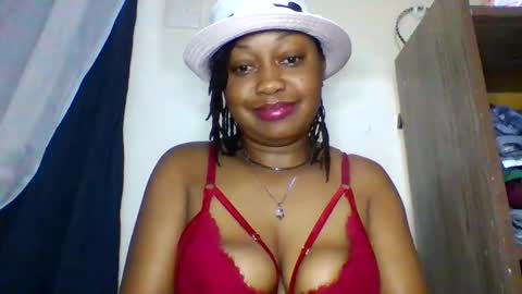 Snapshot of magdalinemus chatting on April 17, 9:45 am magdalinemus online show from April 17, 9:45 am