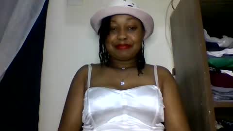 Snapshot of magdalinemus chatting on April 30, 10:36 pm magdalinemus online show from April 30, 10:36 pm