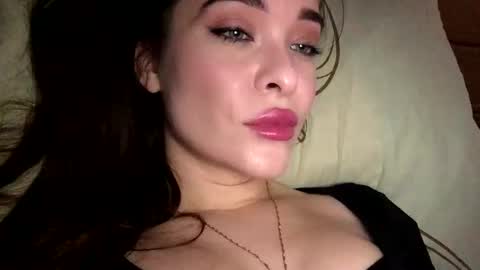 Snapshot of magggg658318 chatting on November 4, 11:20 am magggg658318 online show from November 4, 11:20 am