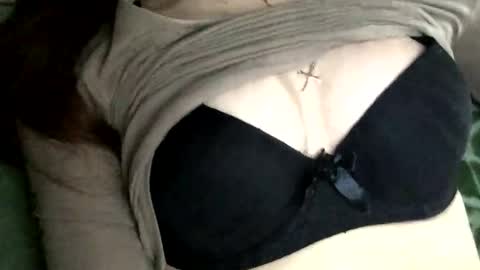 Snapshot of magggg658318 chatting on November 15, 9:50 am magggg658318 online show from November 15, 9:50 am