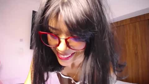 maggie online show from November 10, 4:39 pm