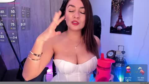 Snapshot of maggiebrownn chatting on November 10, 11:04 pm ISABEL online show from November 10, 11:04 pm