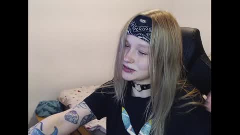 Magdalene Swaggy online show from December 4, 9:02 pm