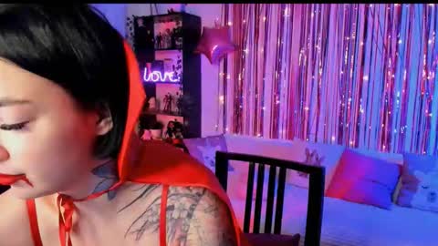 Snapshot of magic_alie chatting on October 20, 7:25 pm Magic Allie online show from October 20, 7:25 pm