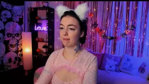 Snapshot of magic_alie chatting on October 27, 7:51 pm Magic Allie online show from October 27, 7:51 pm