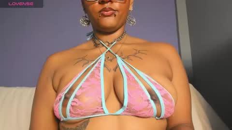 Snapshot of magic_axa_graham chatting on December 22, 12:50 am My name is magic axa grahamDont forget to follow me IG online show from December 22, 12:50 am