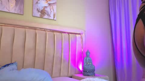 Snapshot of magic_axa_graham chatting on October 16, 10:00 pm My name is magic axa grahamDont forget to follow me IG online show from October 16, 10:00 pm