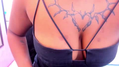 Snapshot of magic_axa_graham chatting on November 22, 10:20 pm My name is magic axa grahamDont forget to follow me IG online show from November 22, 10:20 pm