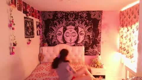 Claire online show from March 9, 2:43 pm