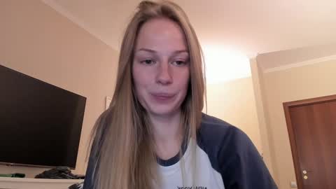 Snapshot of magic_couple13 chatting on December 6, 1:44 pm Alice  online show from December 6, 1:44 pm