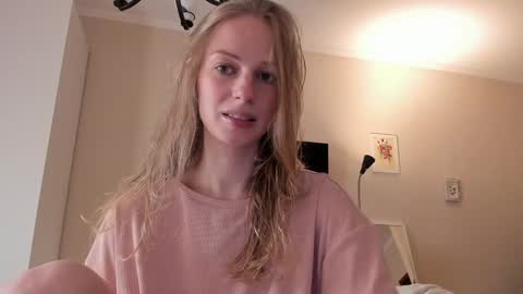 Snapshot of magic_couple13 chatting on January 21, 11:35 am Alice  online show from January 21, 11:35 am