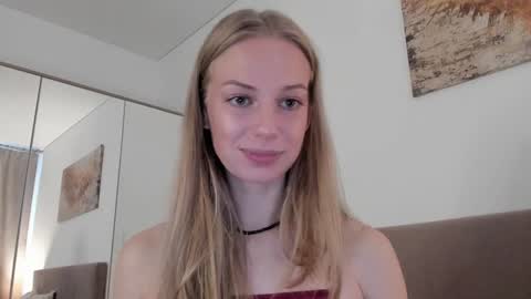 Snapshot of magic_couple13 chatting on September 18, 2:19 pm Alice  online show from September 18, 2:19 pm
