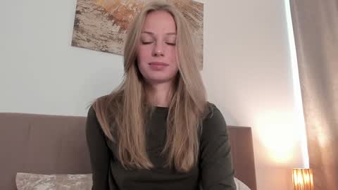 Snapshot of magic_couple13 chatting on September 23, 1:14 pm Alice  online show from September 23, 1:14 pm