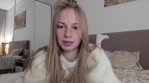 Snapshot of magic_couple13 chatting on October 24, 12:45 pm Alice  online show from October 24, 12:45 pm