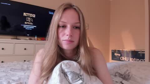 Snapshot of magic_couple13 chatting on March 23, 11:14 am Alice online show from March 23, 11:14 am
