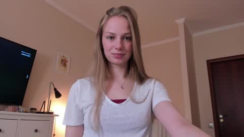 Snapshot of magic_couple13 chatting on March 30, 11:22 am Alice online show from March 30, 11:22 am