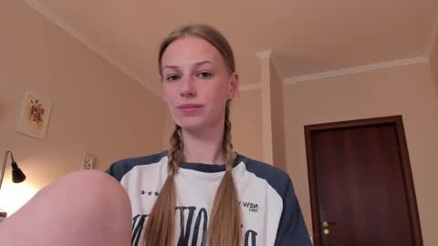 Snapshot of magic_couple13 chatting on May 3, 12:11 pm Alice online show from May 3, 12:11 pm