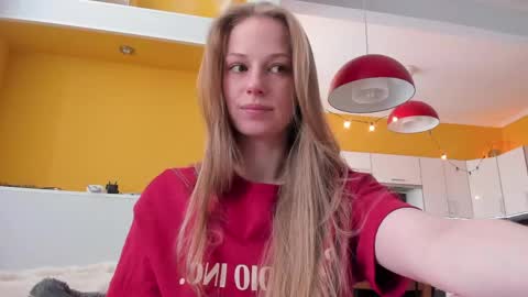 Snapshot of magic_couple13 chatting on May 10, 10:09 am Alice online show from May 10, 10:09 am