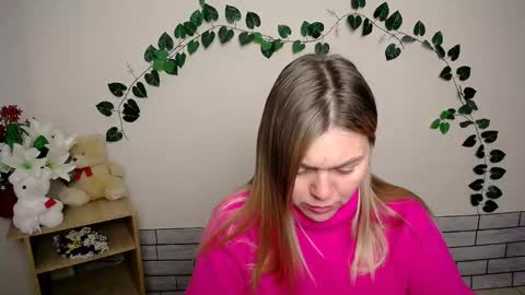 Snapshot of magic_katarina_ chatting on December 3, 8:27 am magic_katarina_ online show from December 3, 8:27 am