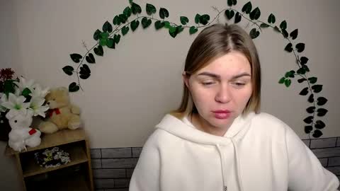 Snapshot of magic_katarina_ chatting on December 9, 7:17 am magic_katarina_ online show from December 9, 7:17 am