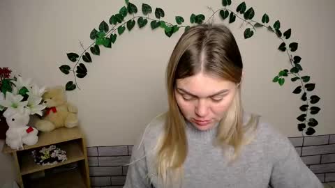 Snapshot of magic_katarina_ chatting on December 13, 6:00 am magic_katarina_ online show from December 13, 6:00 am