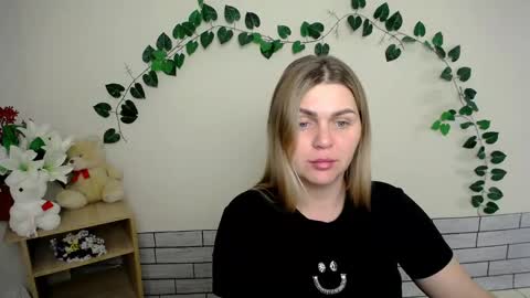 Snapshot of magic_katarina_ chatting on December 18, 7:19 pm magic_katarina_ online show from December 18, 7:19 pm