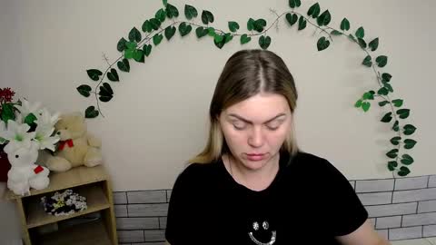 Snapshot of magic_katarina_ chatting on December 19, 2:45 am magic_katarina_ online show from December 19, 2:45 am