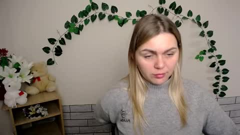 Snapshot of magic_katarina_ chatting on December 20, 8:17 am magic_katarina_ online show from December 20, 8:17 am