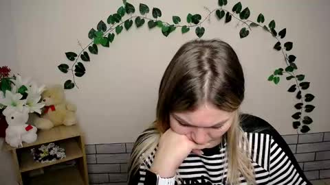 Snapshot of magic_katarina_ chatting on December 23, 7:38 am magic_katarina_ online show from December 23, 7:38 am