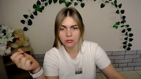 Snapshot of magic_katarina_ chatting on December 26, 9:44 am magic_katarina_ online show from December 26, 9:44 am