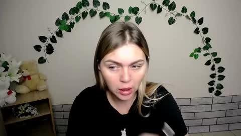 Snapshot of magic_katarina_ chatting on January 17, 6:47 am magic_katarina_ online show from January 17, 6:47 am