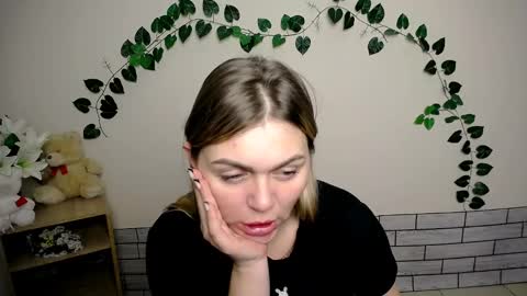 Snapshot of magic_katarina_ chatting on January 17, 9:49 am magic_katarina_ online show from January 17, 9:49 am