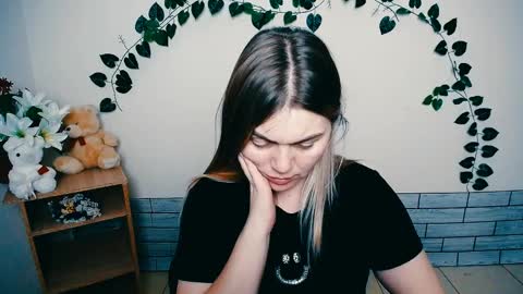 Snapshot of magic_katarina_ chatting on February 10, 10:20 am magic_katarina_ online show from February 10, 10:20 am