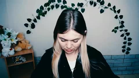 Snapshot of magic_katarina_ chatting on February 18, 7:10 am magic_katarina_ online show from February 18, 7:10 am