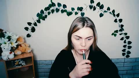 Snapshot of magic_katarina_ chatting on March 5, 9:49 am magic_katarina_ online show from March 5, 9:49 am