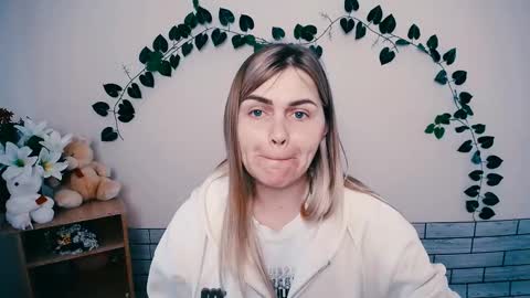 Snapshot of magic_katarina_ chatting on March 12, 7:02 am magic_katarina_ online show from March 12, 7:02 am