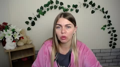 Snapshot of magic_katarina_ chatting on September 15, 6:35 am magic_katarina_ online show from September 15, 6:35 am