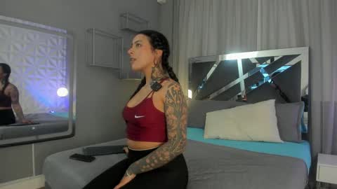 Snapshot of magic_marg chatting on October 12, 3:33 pm Marge online show from October 12, 3:33 pm