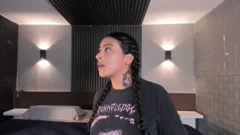 Snapshot of magic_marg chatting on October 13, 8:53 pm Marge online show from October 13, 8:53 pm